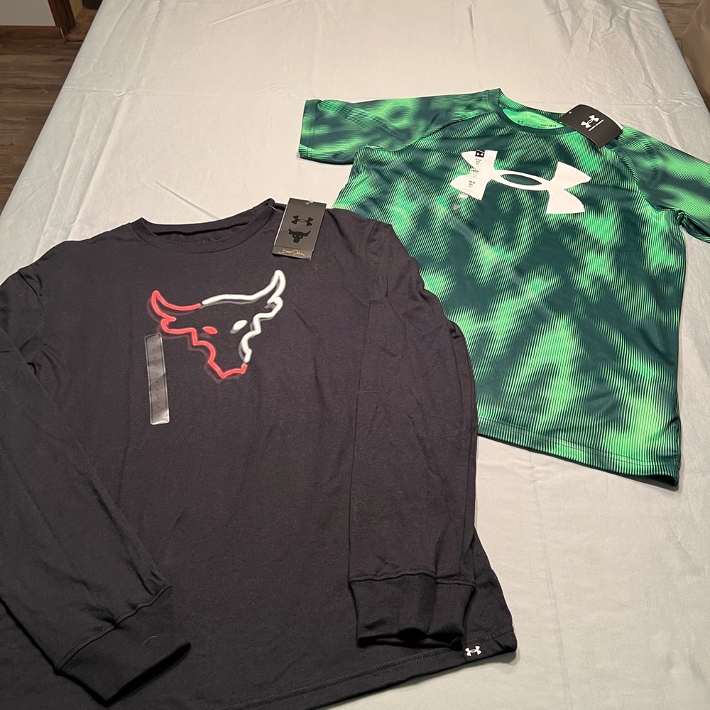 Under Armour Black and Green Long Sleeve Tees